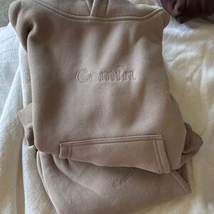 Comfrt Kids Signature “Bark” hoodie and pants XS